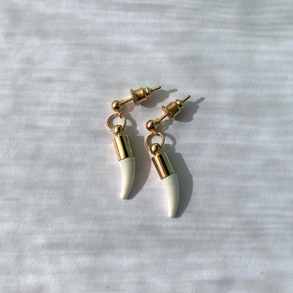 NWOT Mini horn earrings - Picture 1 of 3